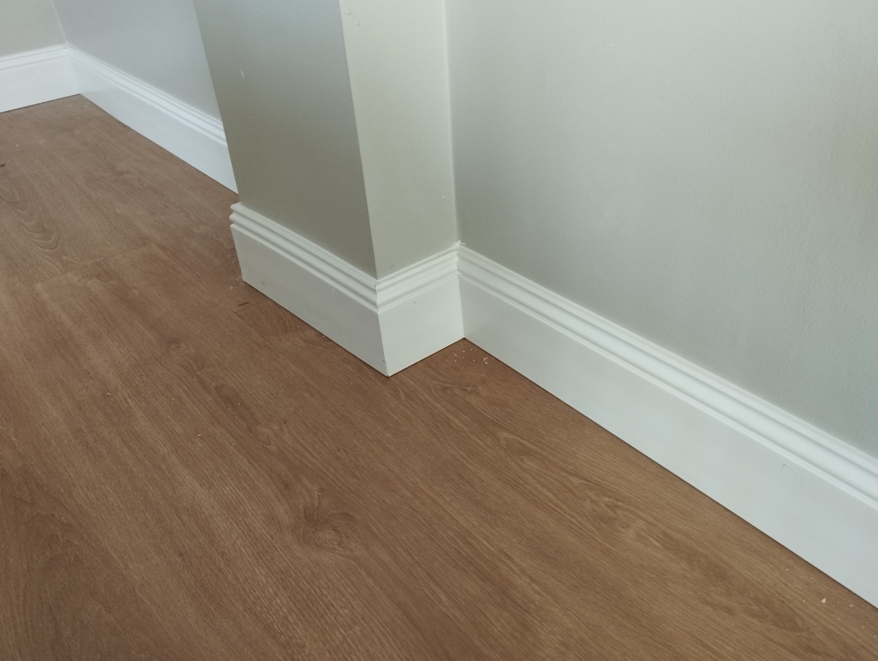 Len chân tường nhựa Hàn Quốc 12cm CCT120T