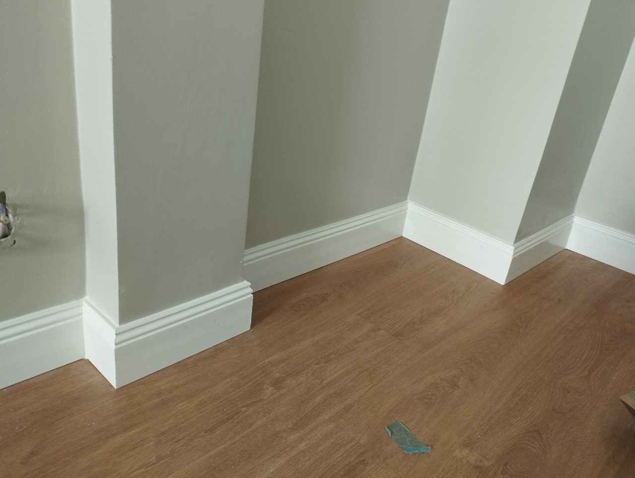 Len chân tường nhựa Hàn Quốc cao 12cm CCT120T - Ảnh 4